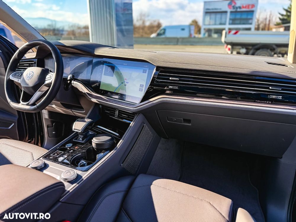 Volkswagen Touareg V6 TDI 4MOTION Elegance - 25