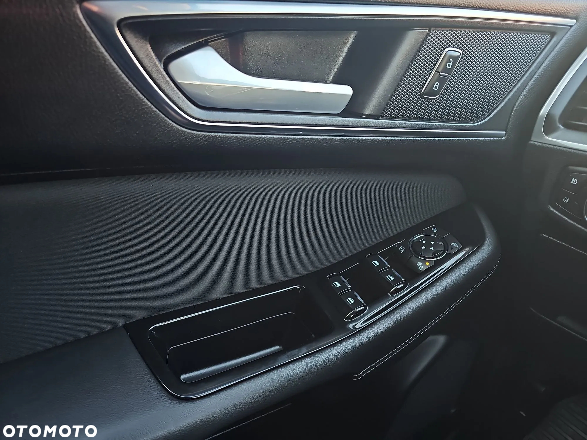 Ford S-Max 2.0 TDCi Titanium PowerShift - 16