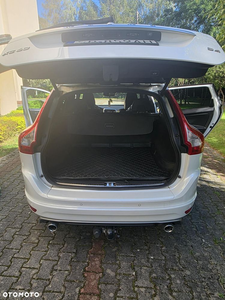 Volvo XC 60 D4 R-Design - 11