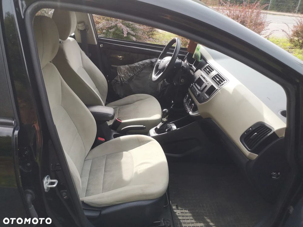 Kia Rio - 16
