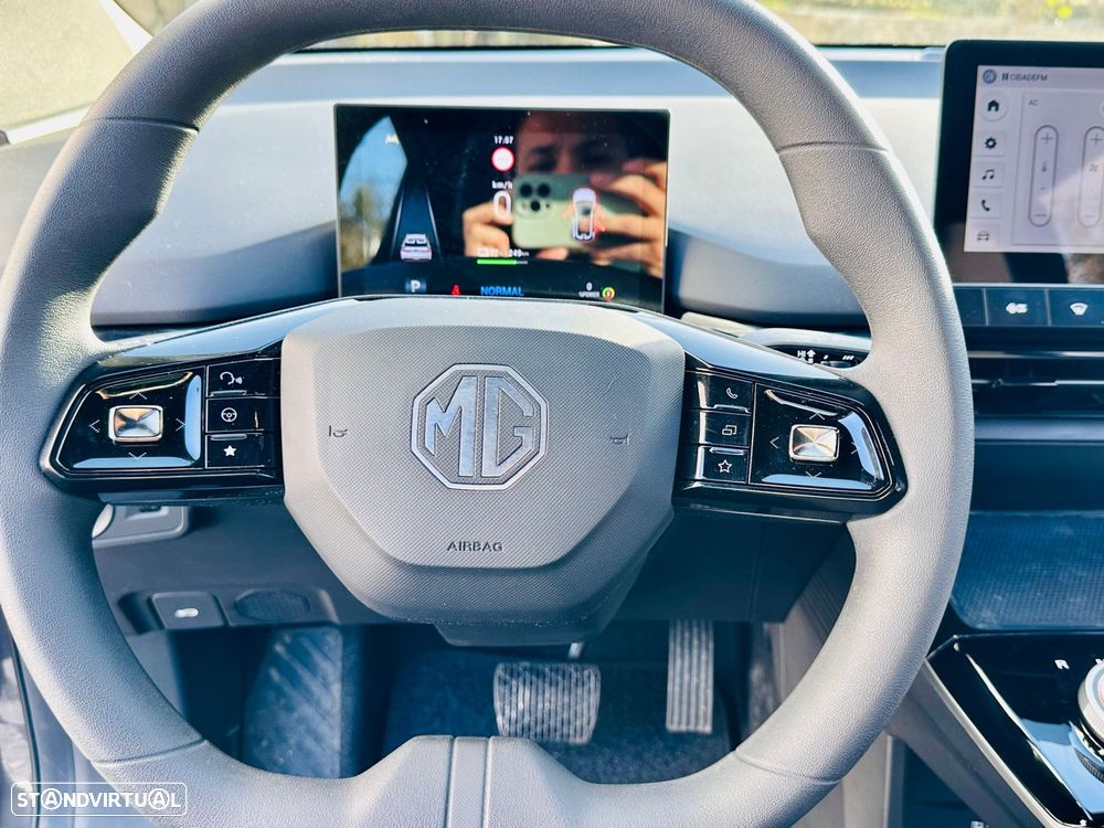 MG MG4 51 kWh Standard - 28