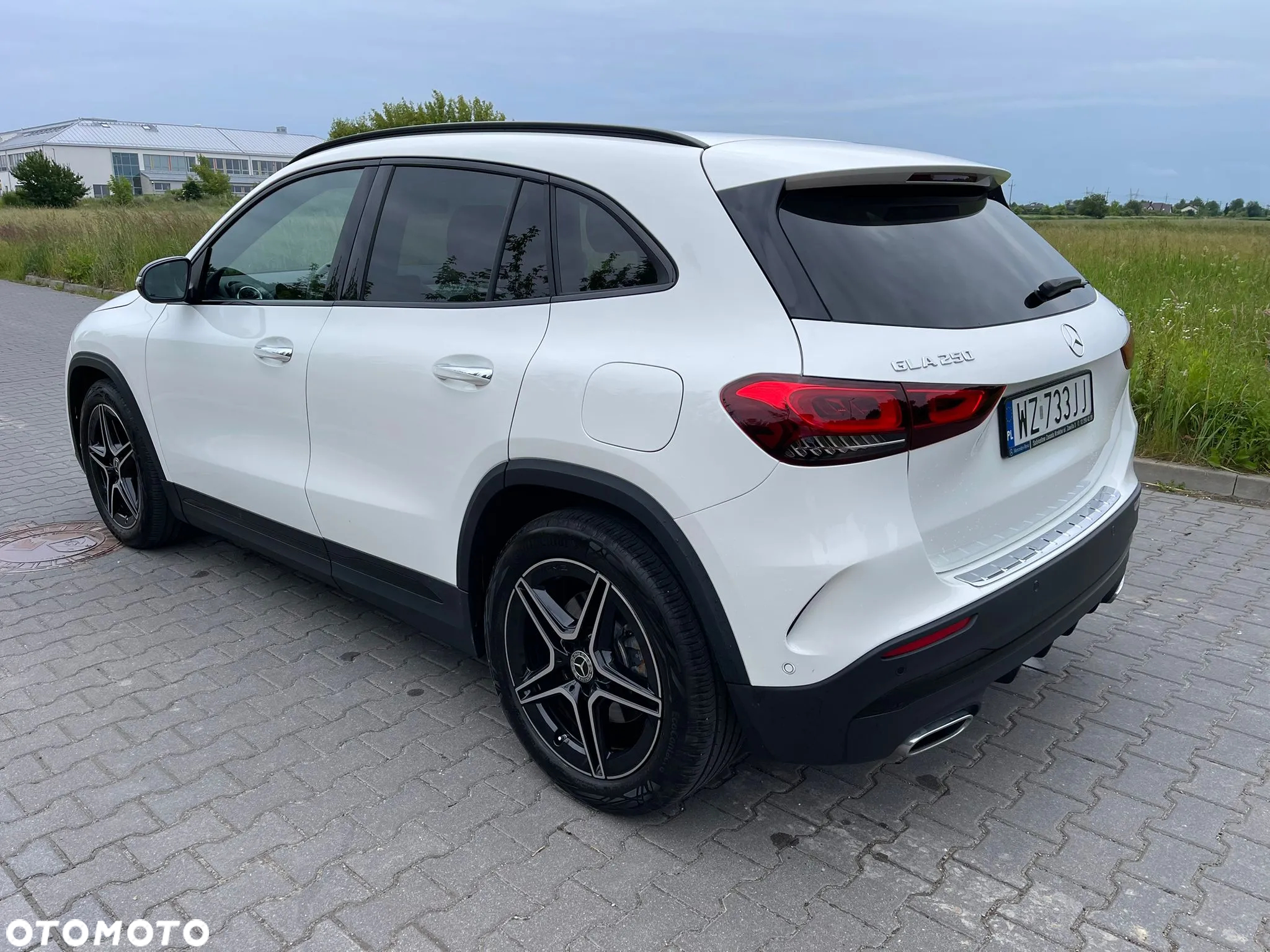 Mercedes-Benz GLA 250 4-Matic AMG Line - 10