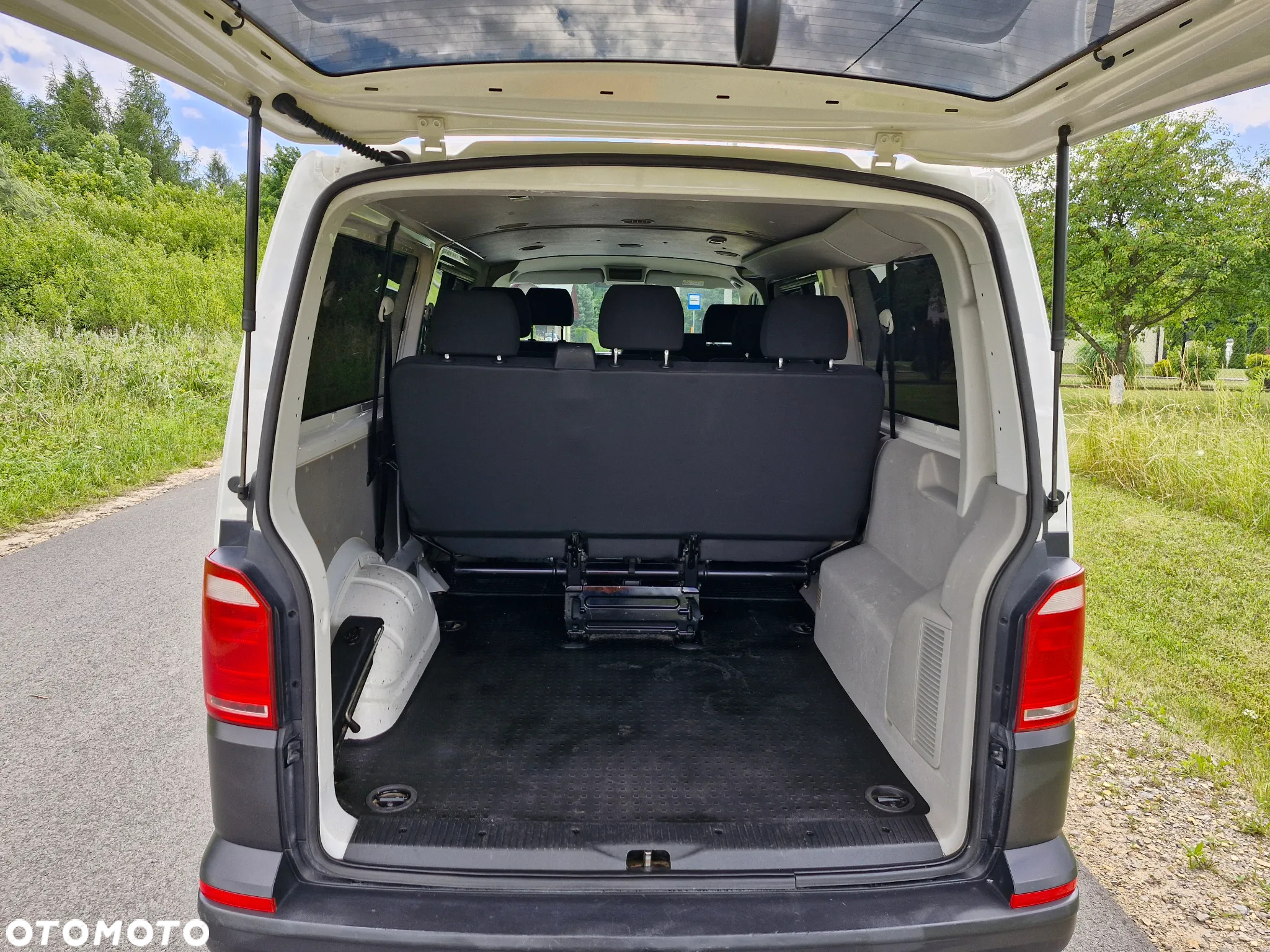 Volkswagen Transporter T6 TDI L2H1 - 20