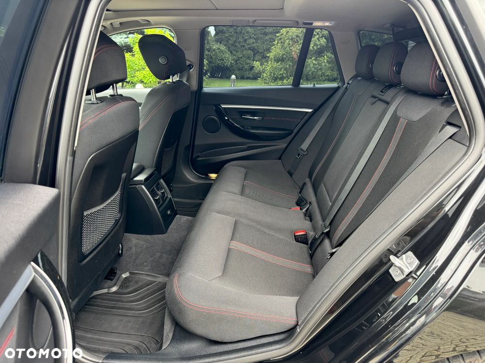 BMW Seria 3 320d xDrive Sport Line Shadow - 31