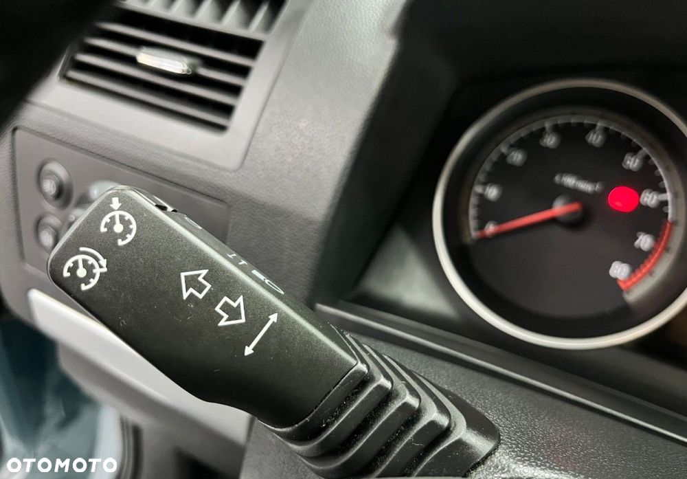 Opel Zafira - 32