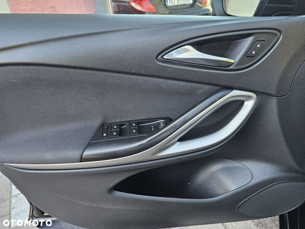 Opel Astra 1.4 T Enjoy S&S - 29