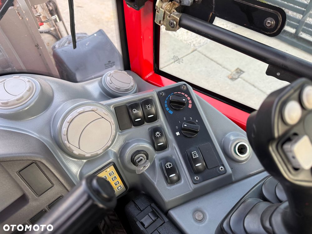 Volvo L25F - 13