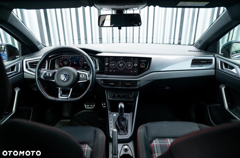 Volkswagen Polo - 13