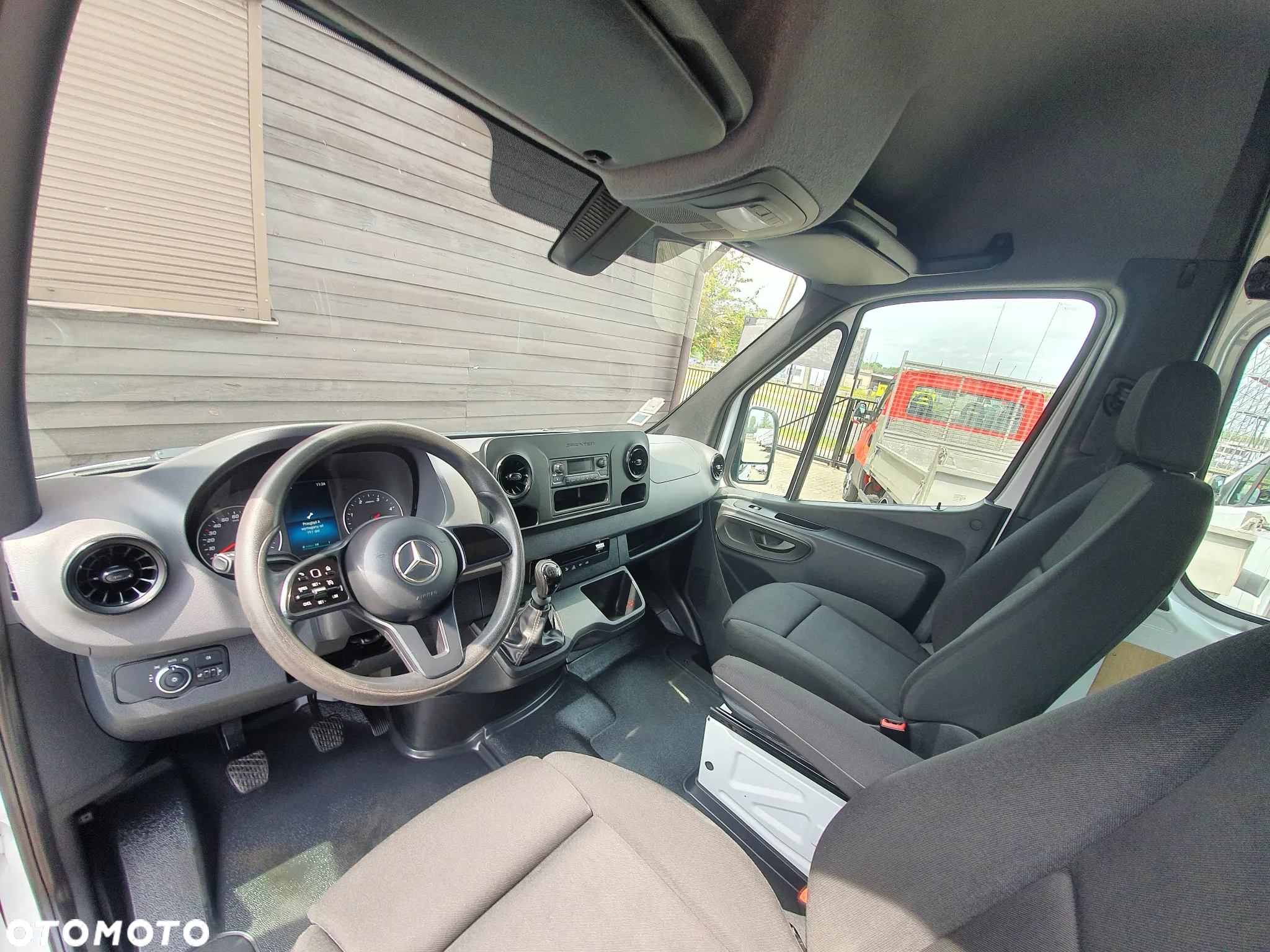 Mercedes-Benz SPRINTER - 16