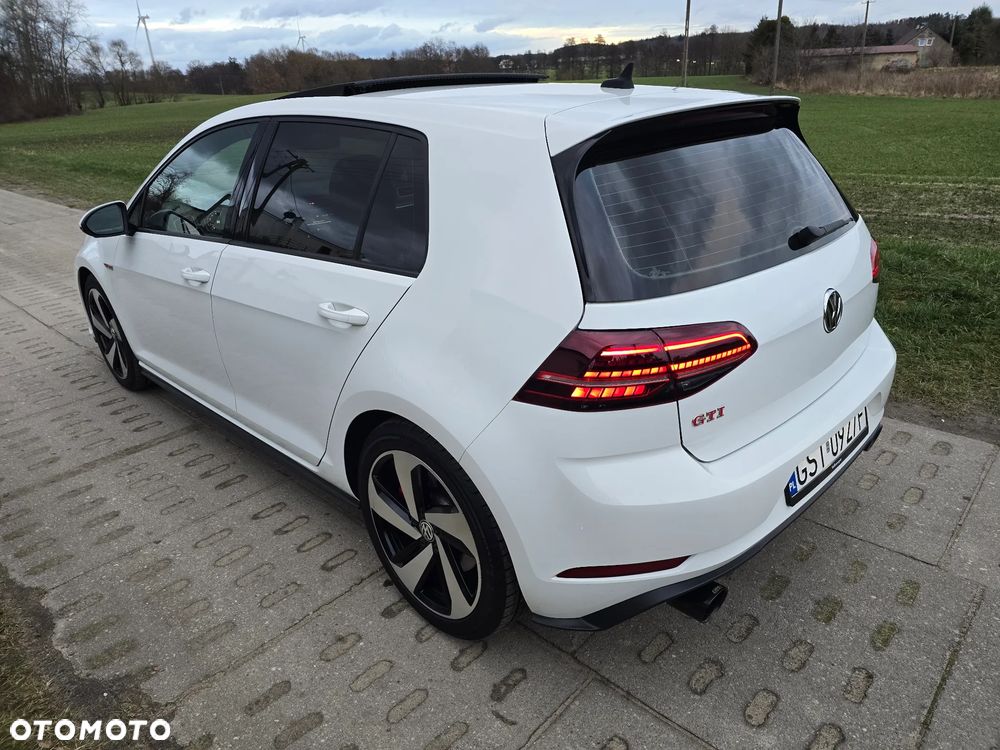 Volkswagen Golf GTI (BlueMotion Technology) Performance - 2
