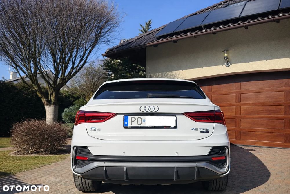 Audi Q3 Sportback - 4