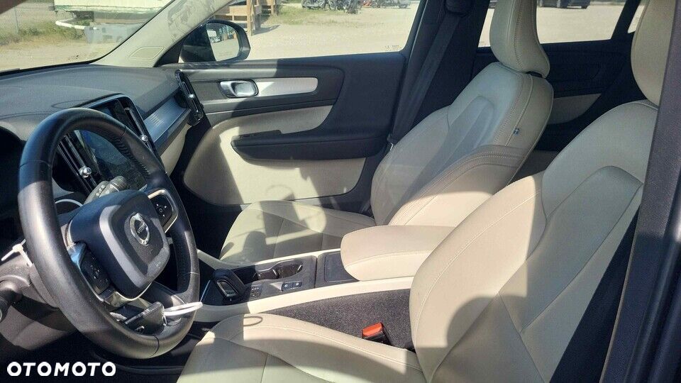 Volvo XC 40 T5 AWD Geartronic Momentum - 8