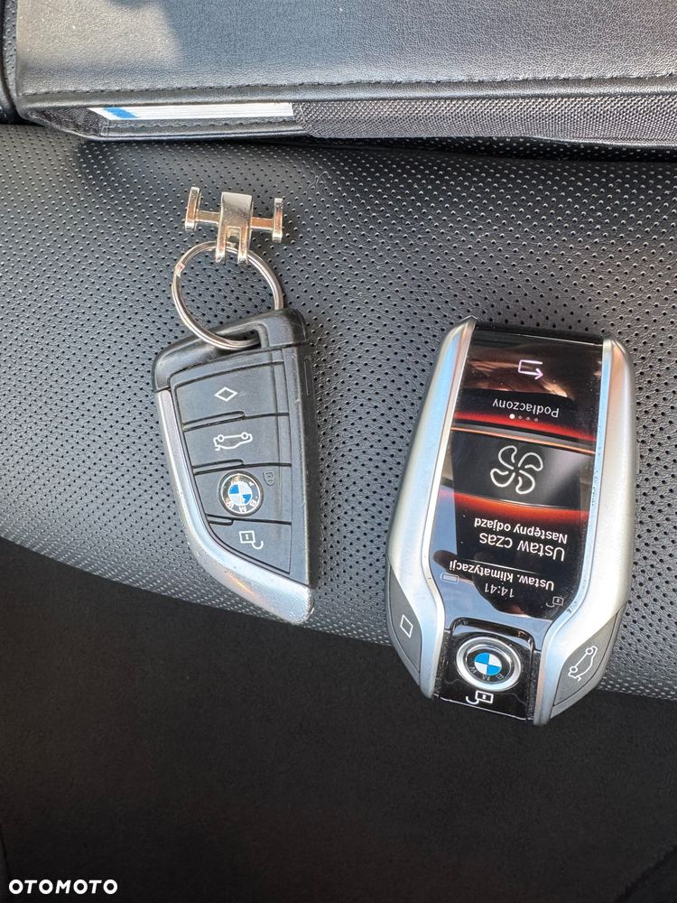 BMW Seria 5 520d Sport Line - 34