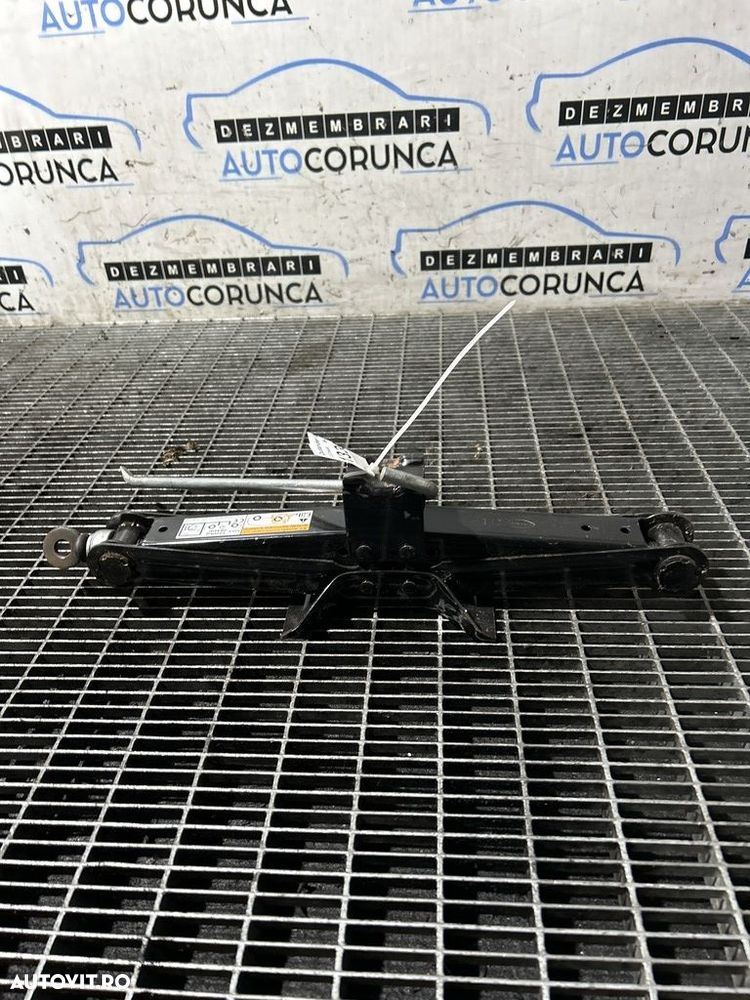 Cric Mitsubishi Outlander III 2012 - 2015 (1339) - 1