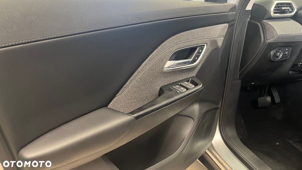 MG ZS Hybrid+ - 24