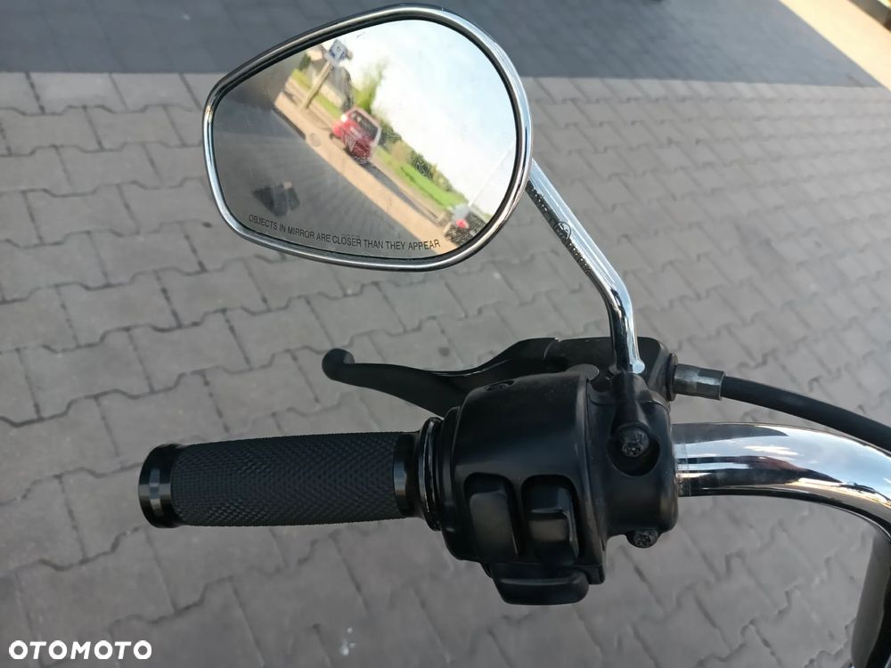 Harley-Davidson Dyna Street Bob - 8