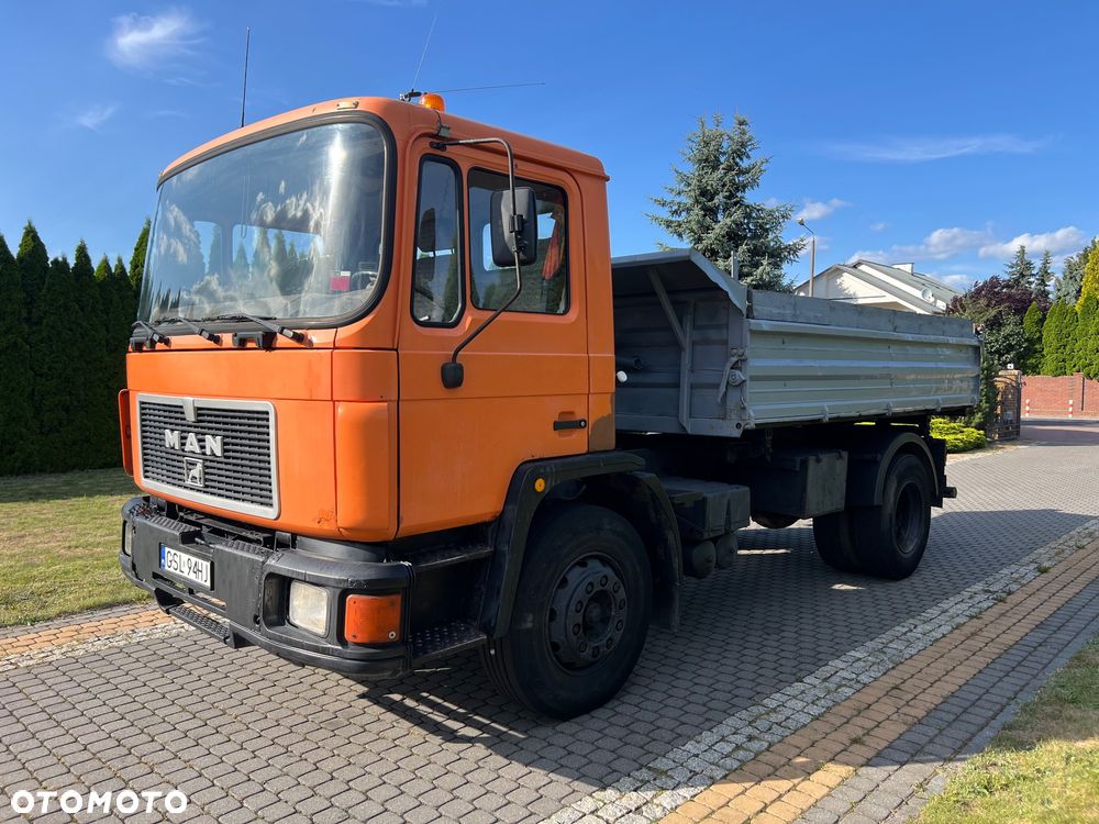 MAN 18.232 F 90 - 2