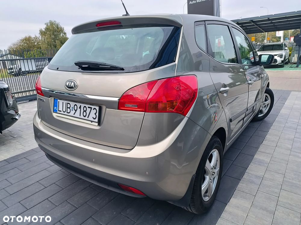 Kia Venga - 9