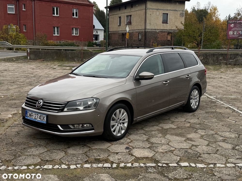 Volkswagen Passat - 1