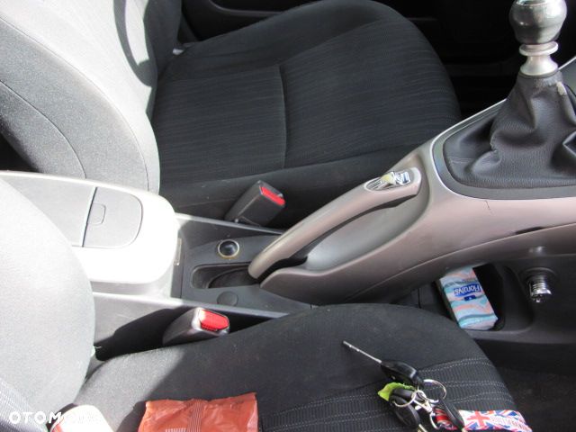 Toyota Auris 2.0 D-4D Prestige - 30