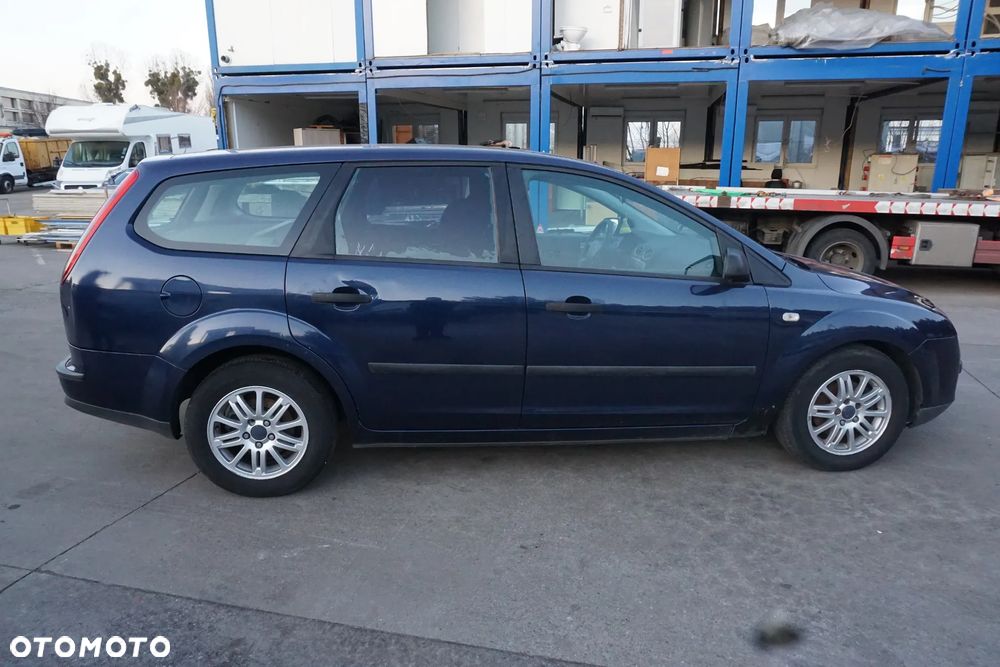 Ford Focus SW 1.6 TDCi DPF Ambiente - 5