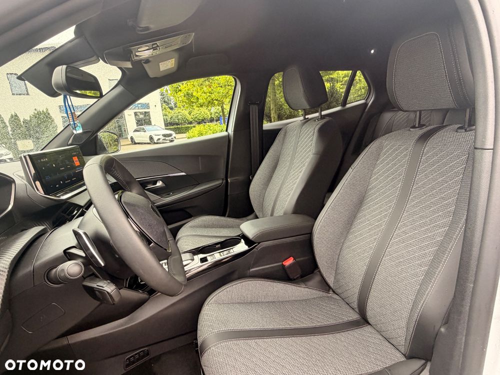 Peugeot 2008 Hybrid 136 e-DSC GT - 22