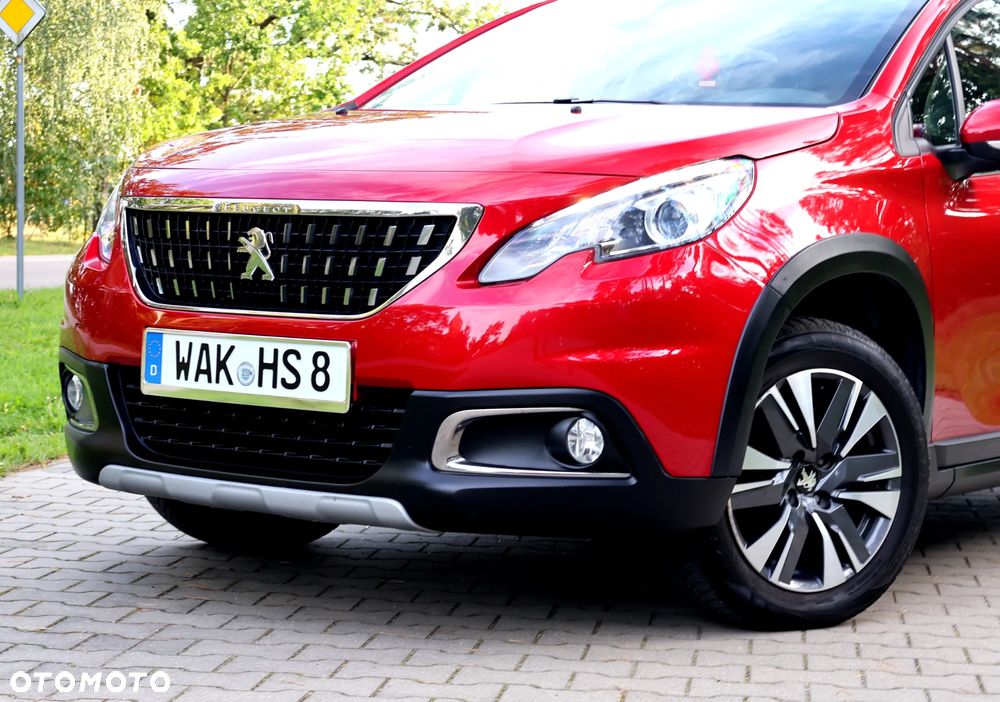 Peugeot 2008 1.2 Pure Tech Allure S&S - 12