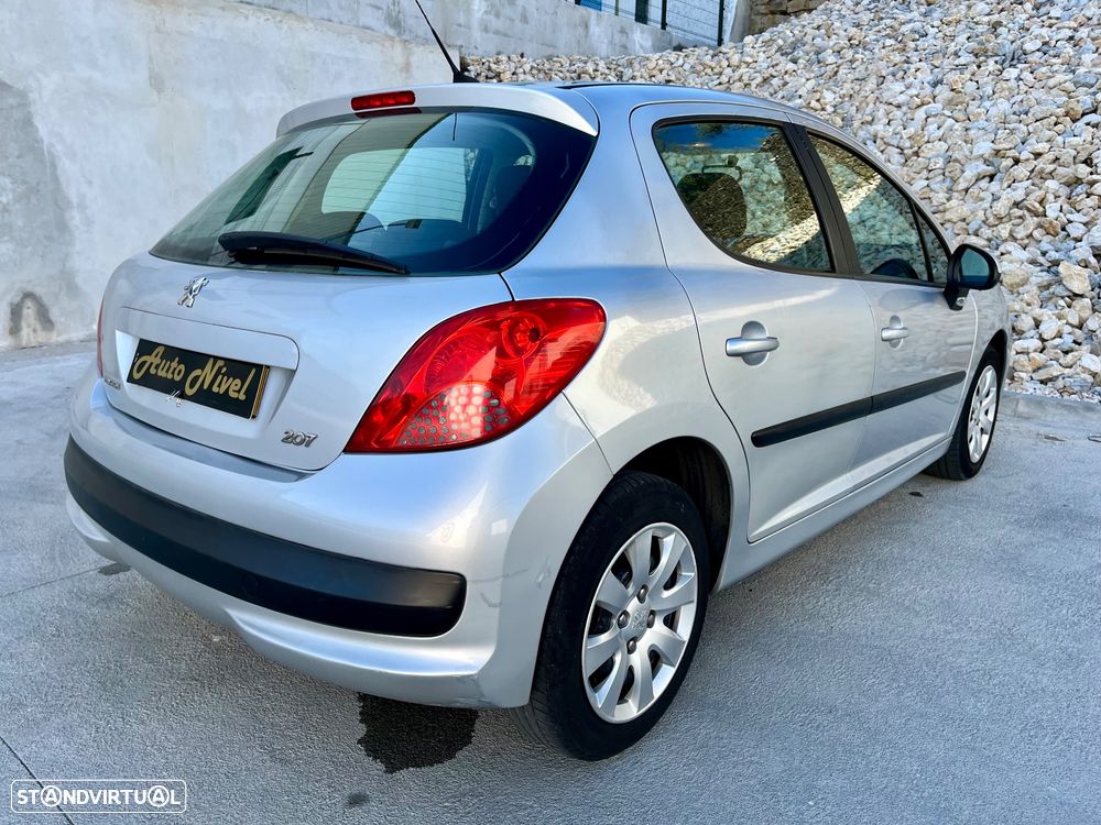 Peugeot 207 1.4 16V Trendy - 17