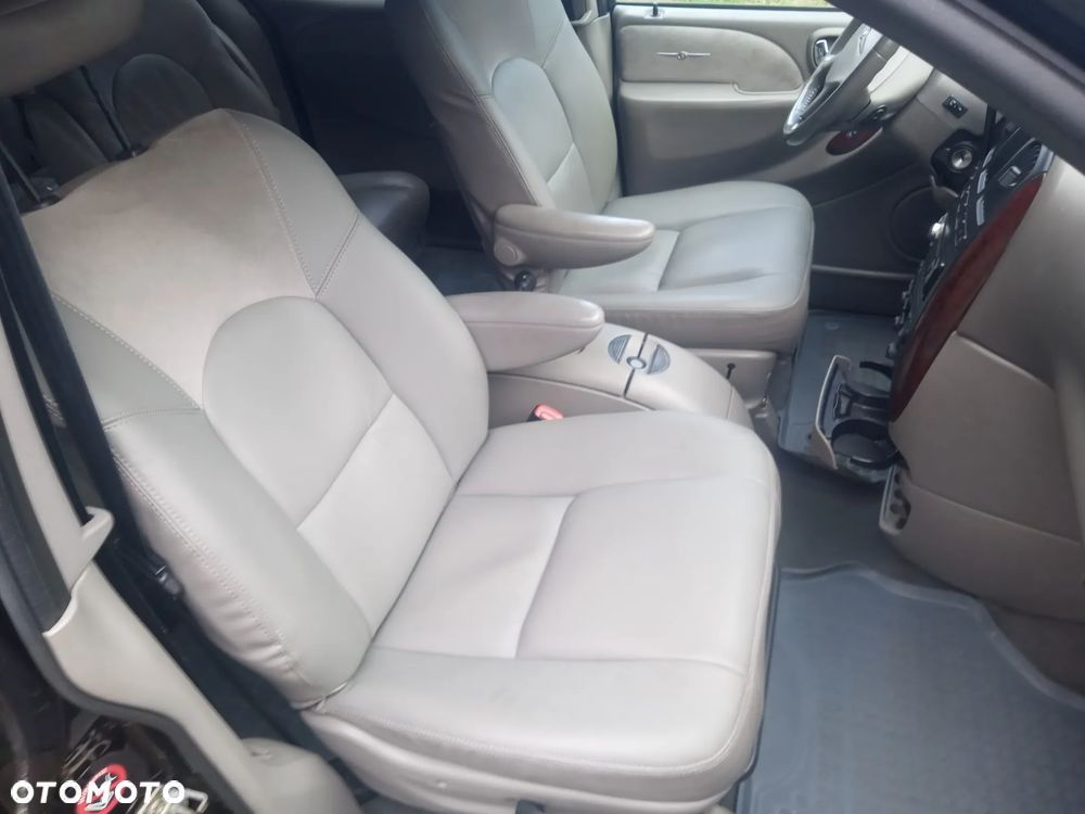 Chrysler Grand Voyager 3.3 Limited AWD - 16