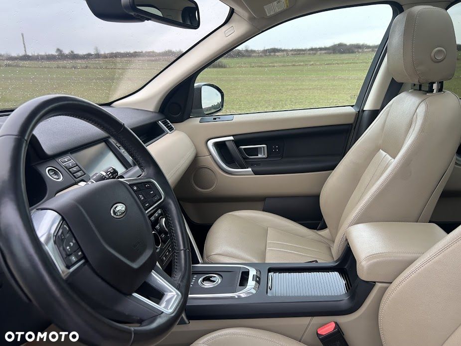 Land Rover Discovery Sport - 30