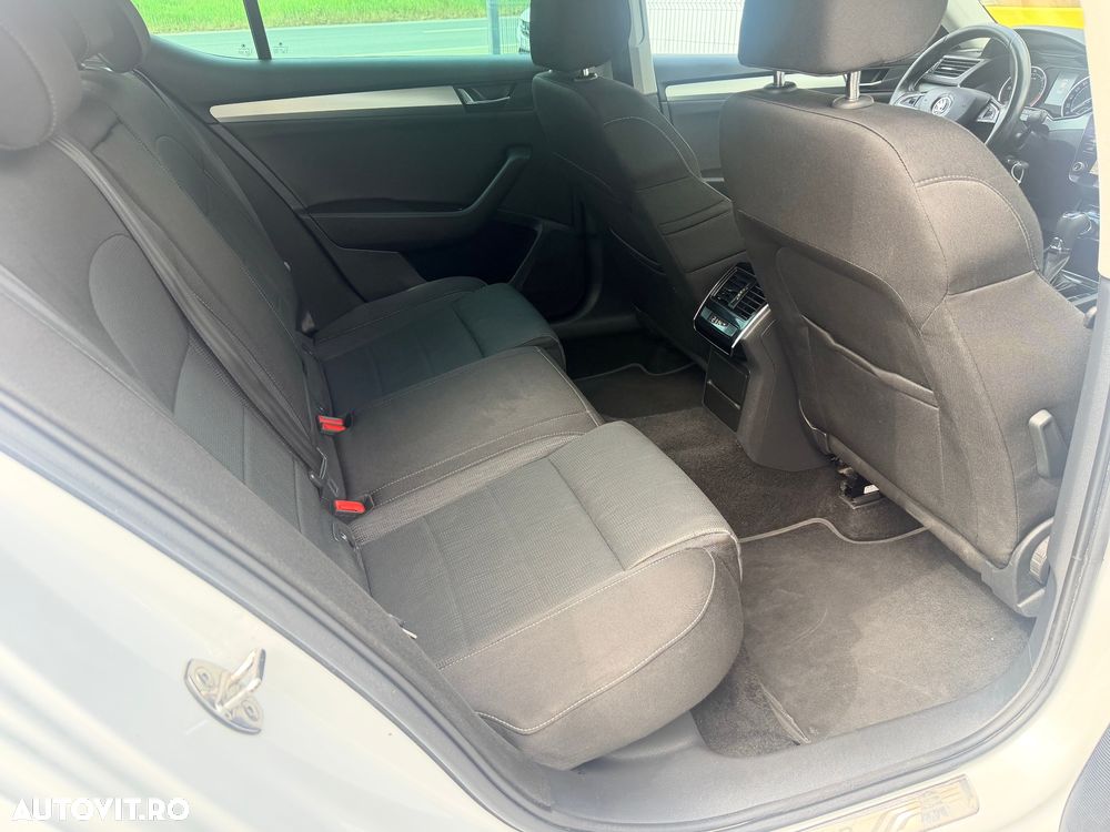 Skoda Superb 1.6 TDI GreenLine - 15