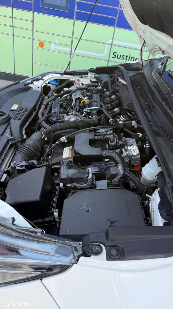 Toyota Corolla 2.0 HSD Exclusive Plus GR Sport Bi-Tone - 25