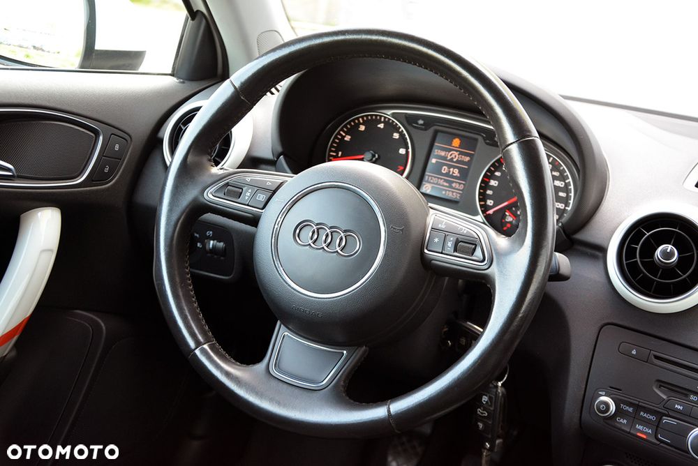 Audi A1 3-drzwiowe 1.4 TFSI S line Sportpaket - 19