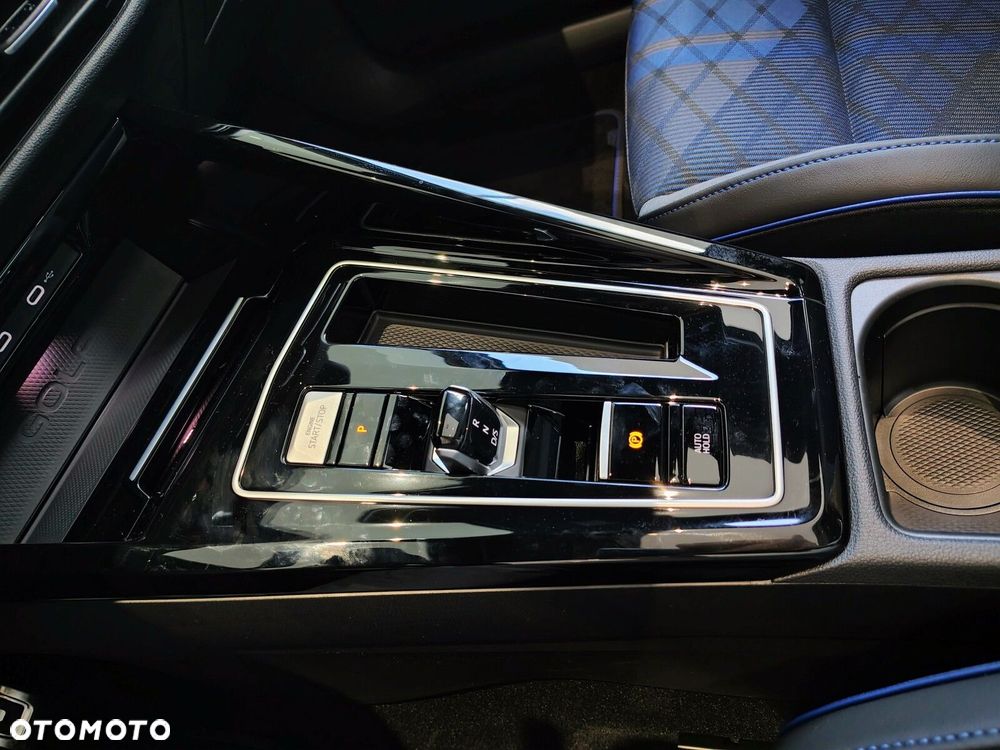 Volkswagen Golf - 24