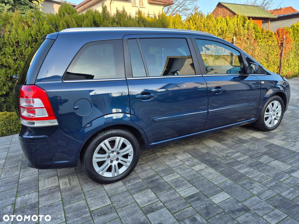Opel Zafira 1.8 Cosmo - 8