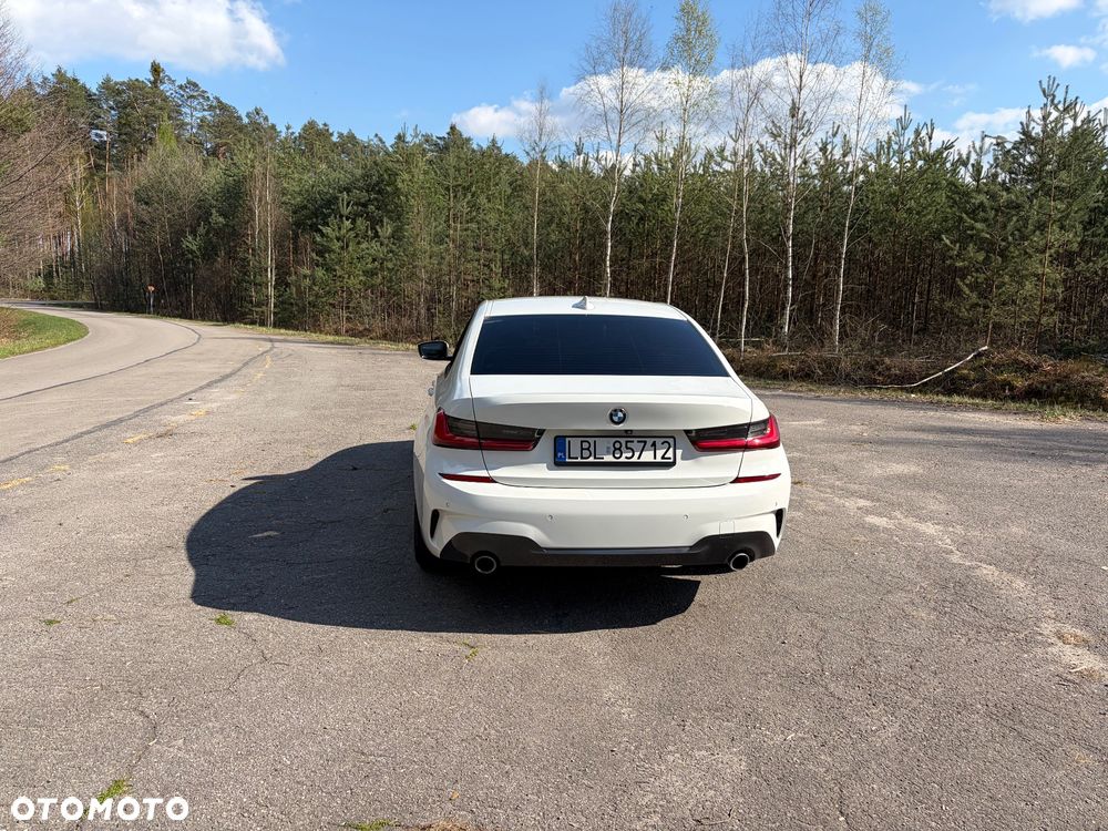 BMW Seria 3 330i M Sport - 5