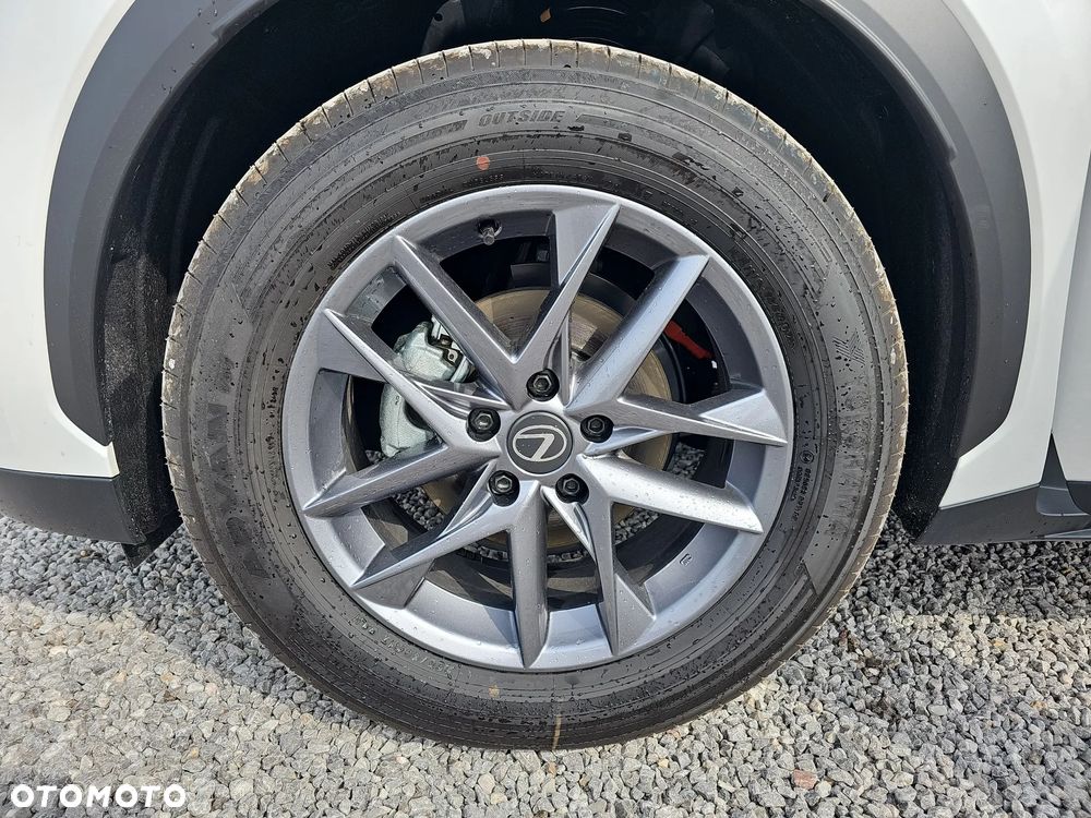 Lexus LBX 1.5 Hybrid - 10