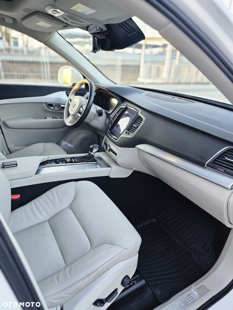 Volvo XC 90 - 4