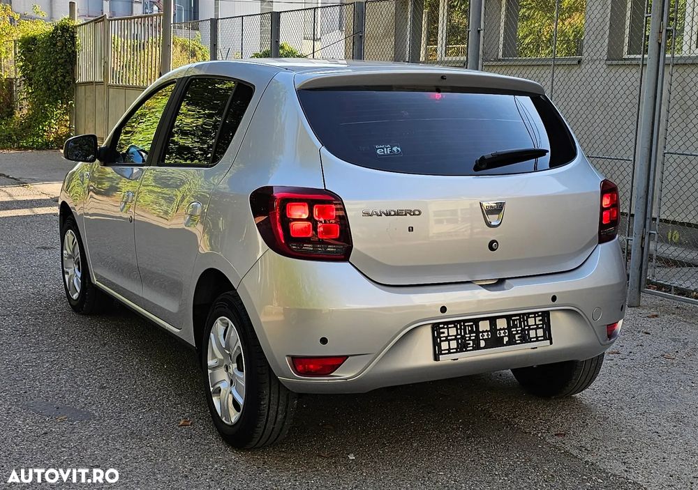 Dacia Sandero dCi 75 Laureate II - 4