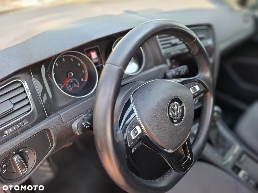 Volkswagen Golf 1.0 TSI BlueMotion Comfortline - 24