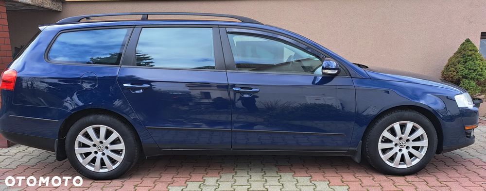 Volkswagen Passat - 4