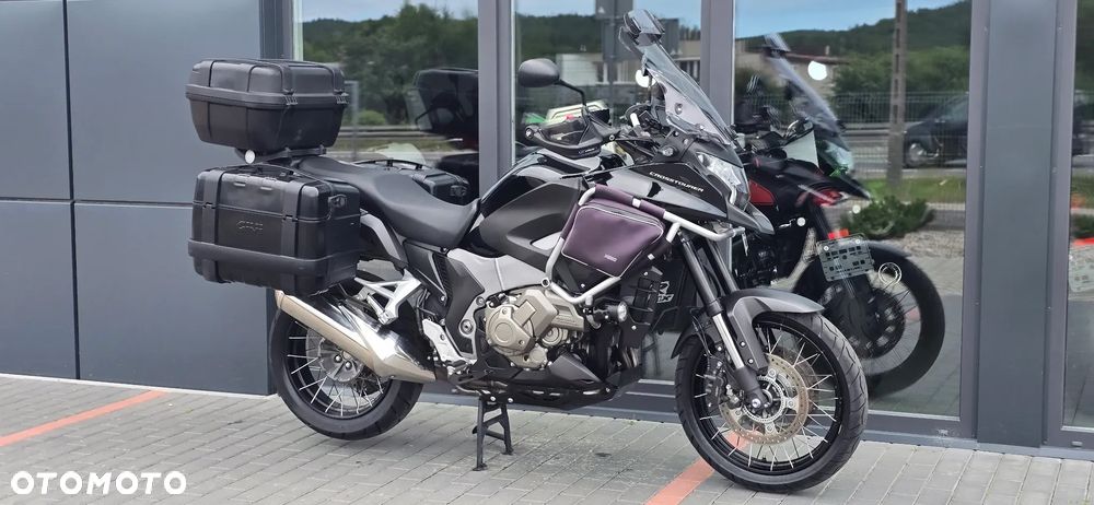 Honda VFR - 3