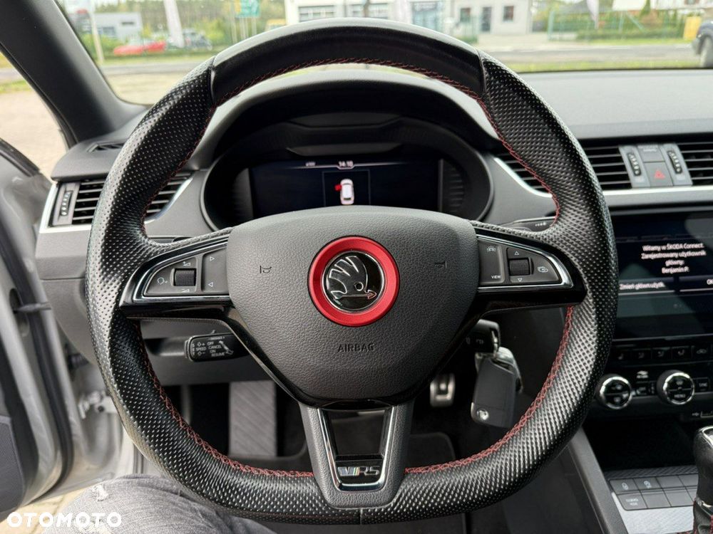 Skoda Octavia Combi 2.0 TDI DSG RS - 19