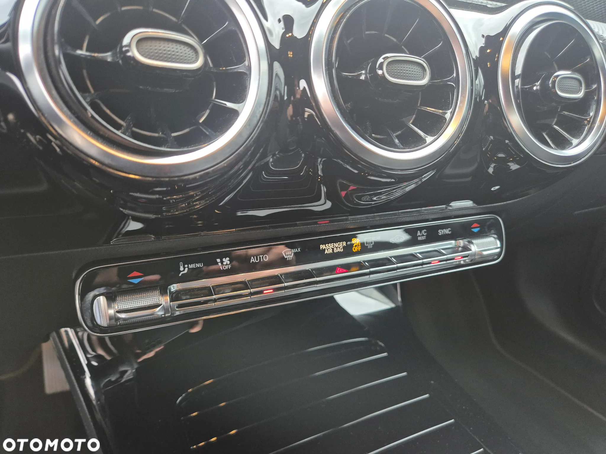 Mercedes-Benz CLA 200 Shooting Brake 7G-DCT Edition 2020 - 32