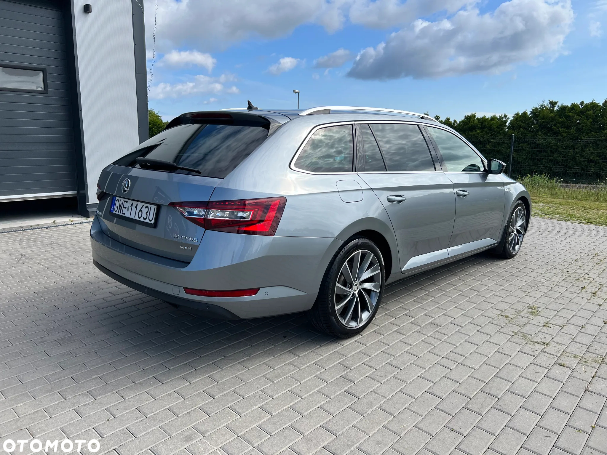 Skoda Superb 2.0 TDI 4x4 L&K DSG - 2