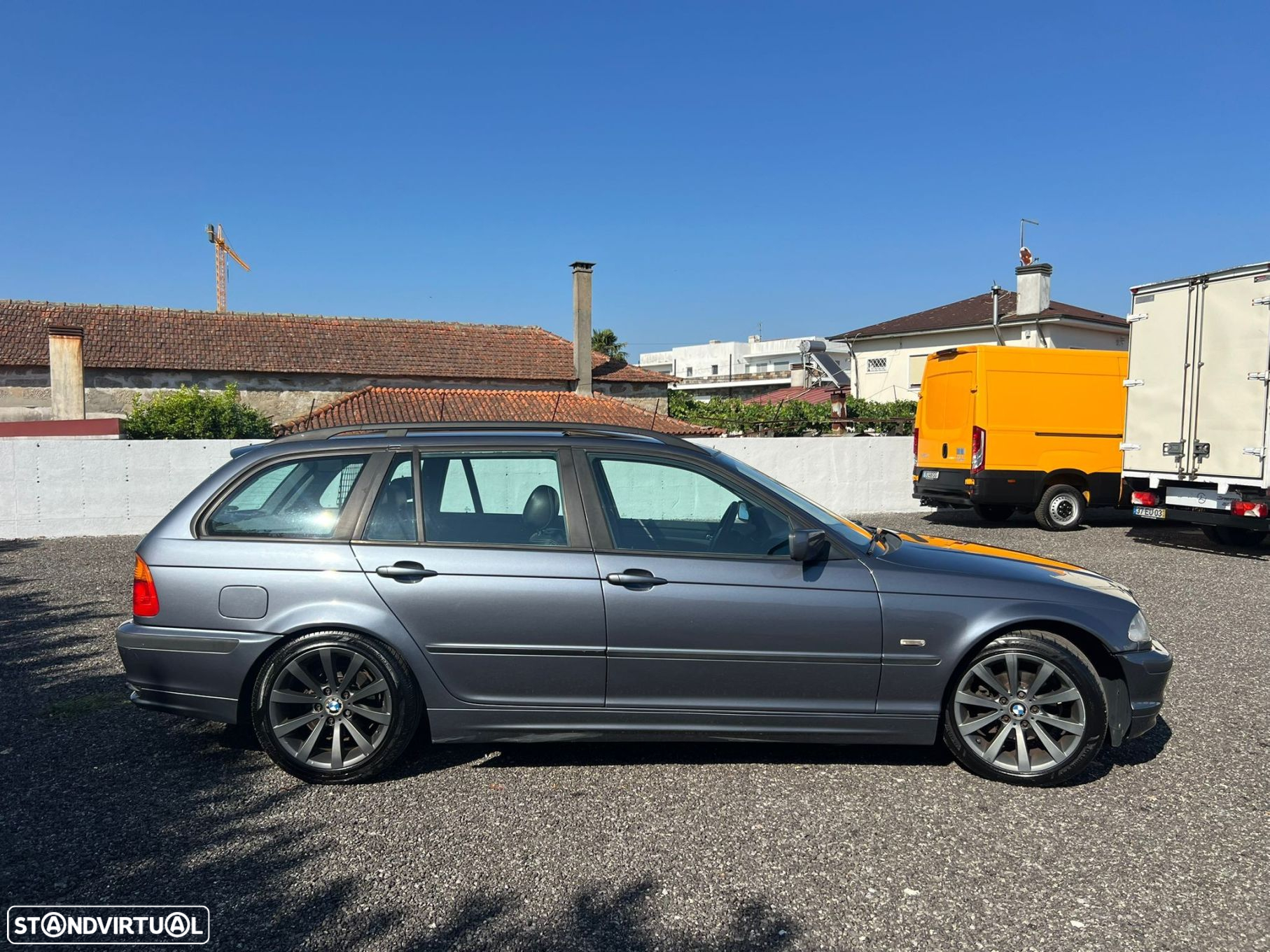 BMW 318 i Touring - 11