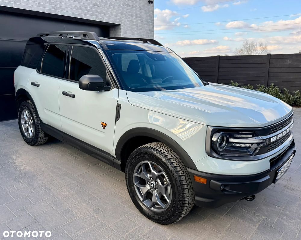Ford Bronco - 5