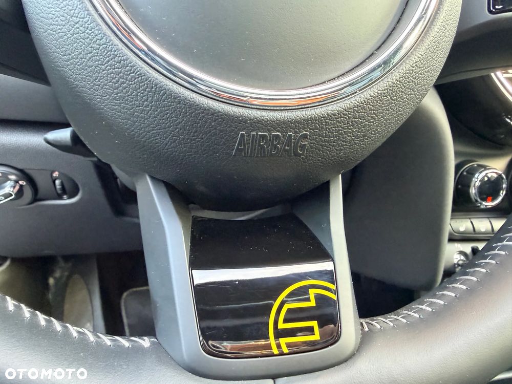 MINI Cooper SE Electric Trim - 23