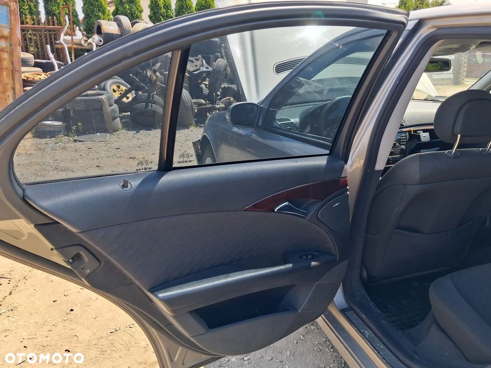 DRZWI LEWY TYL MERCEDES E KLASA W211 723 - 4