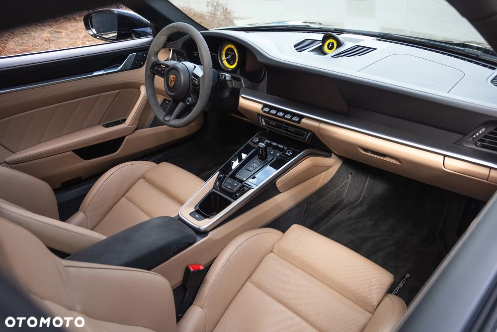 Porsche 911 Turbo S - 24